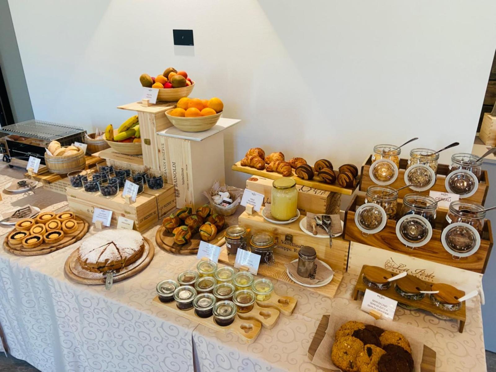 Wine Hotel San Carlo - Relais & Spa - Boutique Hotel Chiuro Экстерьер фото