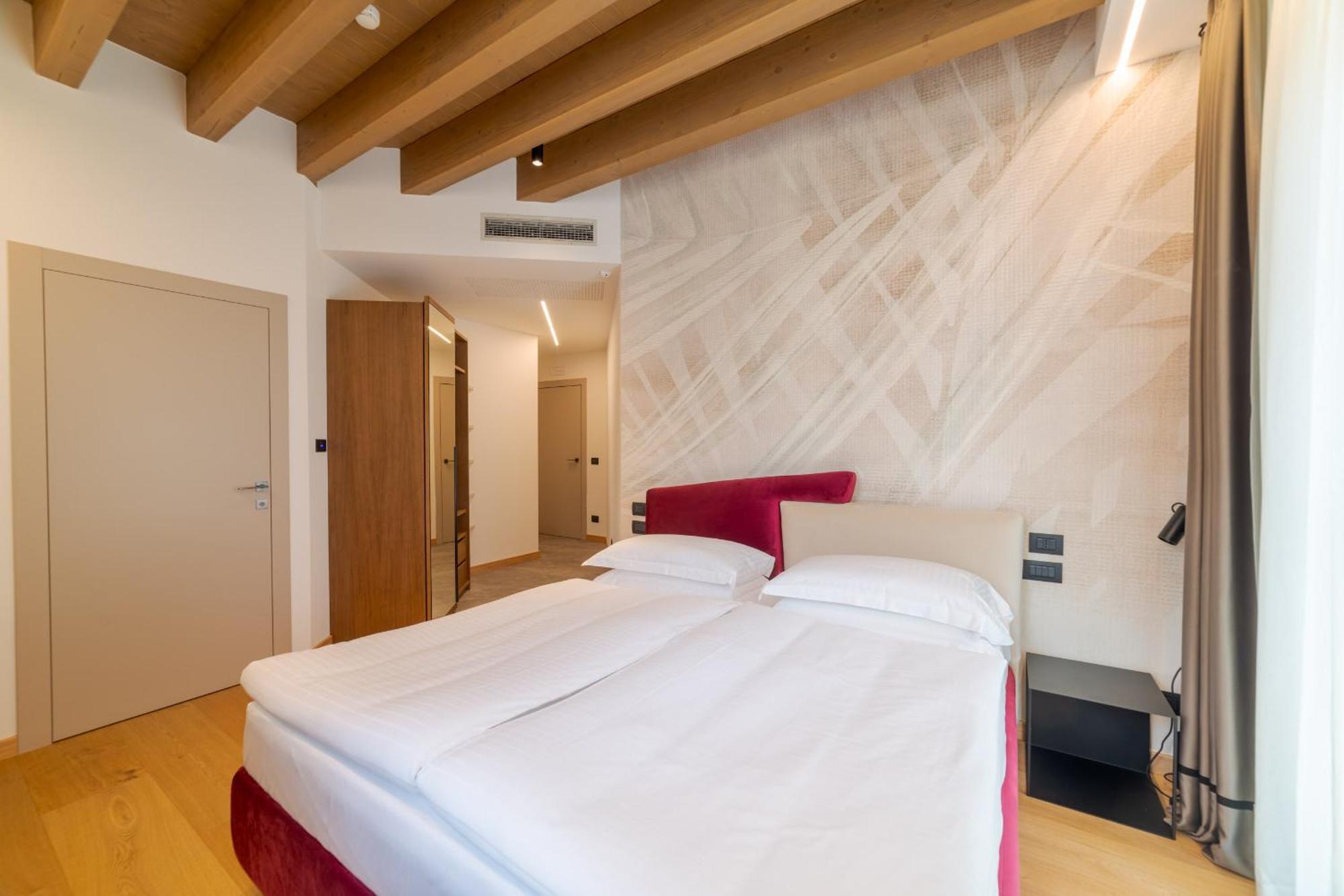 Wine Hotel San Carlo - Relais & Spa - Boutique Hotel Chiuro Экстерьер фото