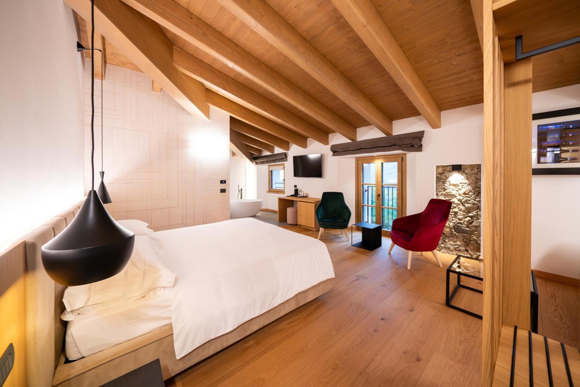 Wine Hotel San Carlo - Relais & Spa - Boutique Hotel Chiuro Экстерьер фото